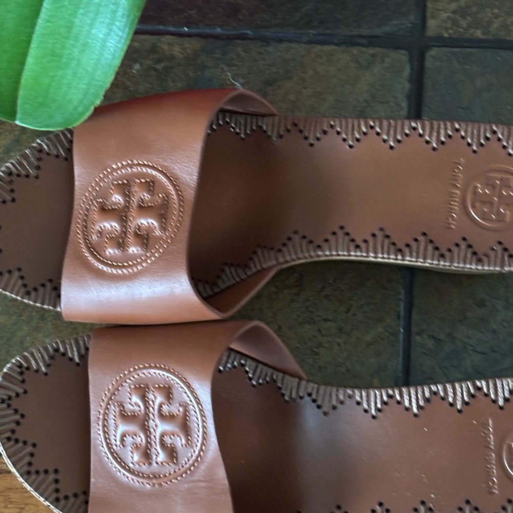 Tory Burch Tan Leather Wedges - Picture 4 of 8